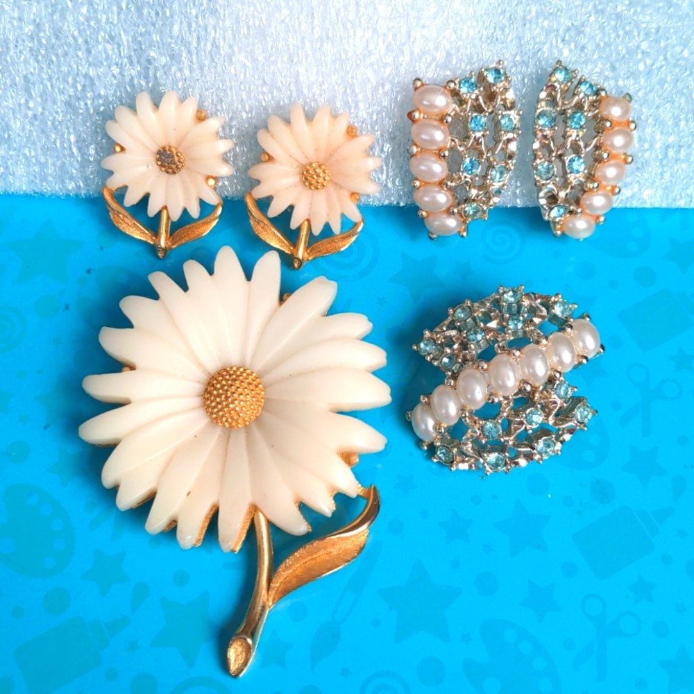 A435 Two Vintage Brooches With Matching Clip Earrings
